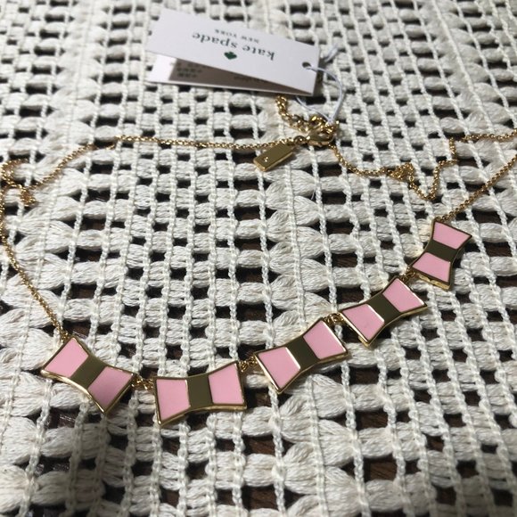 NEW Bow Shoppe Row Necklace - Picture 2 of 13